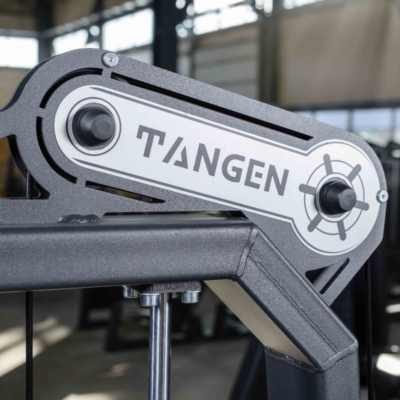 A2084 Жим от груди и плеч. Стек 100 кг