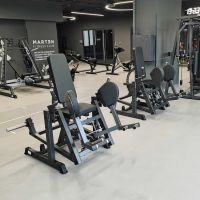 A604 Отведение ног сидя